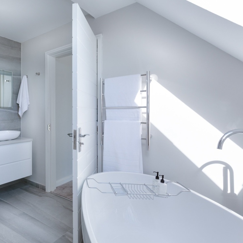 modern minimalist bathroom 3115450
